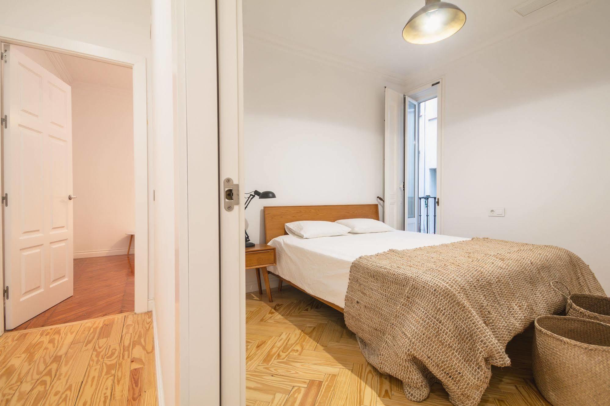 Fuencarral Lägenhet Madrid Exteriör bild